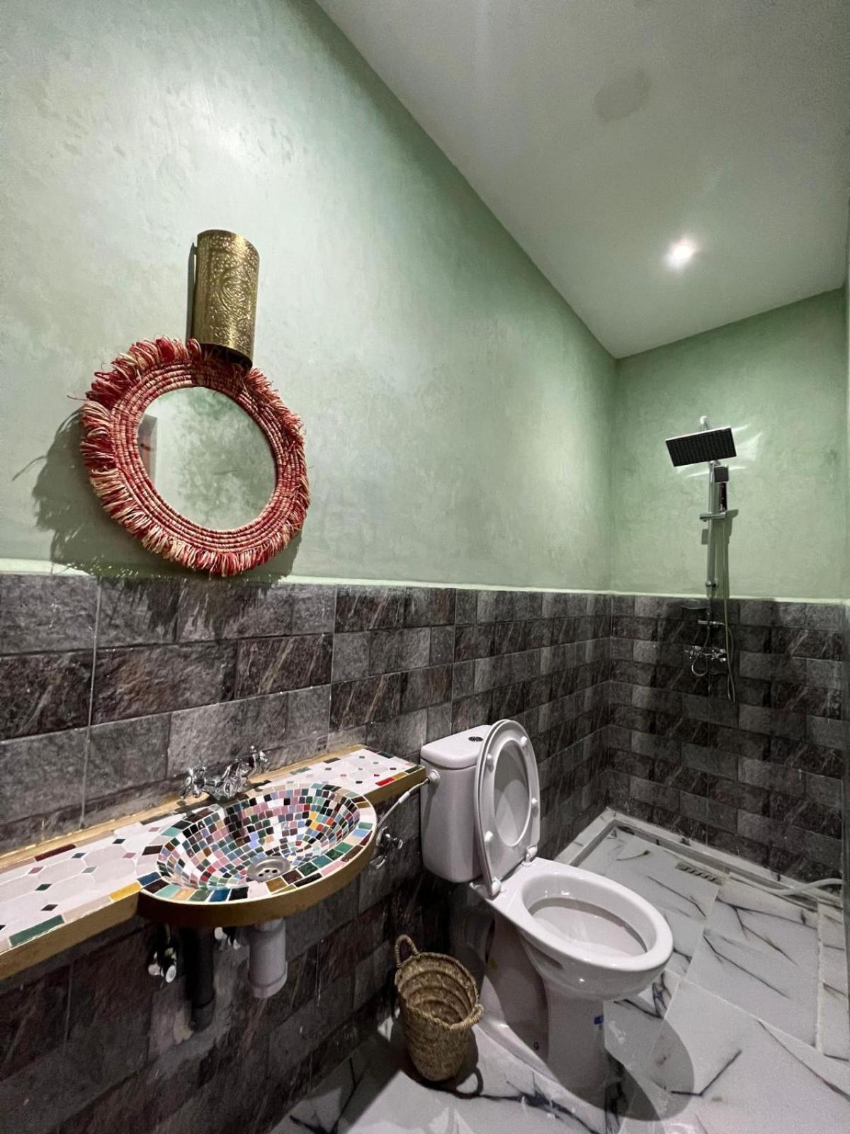 Twin Room,1552890400:JPEG